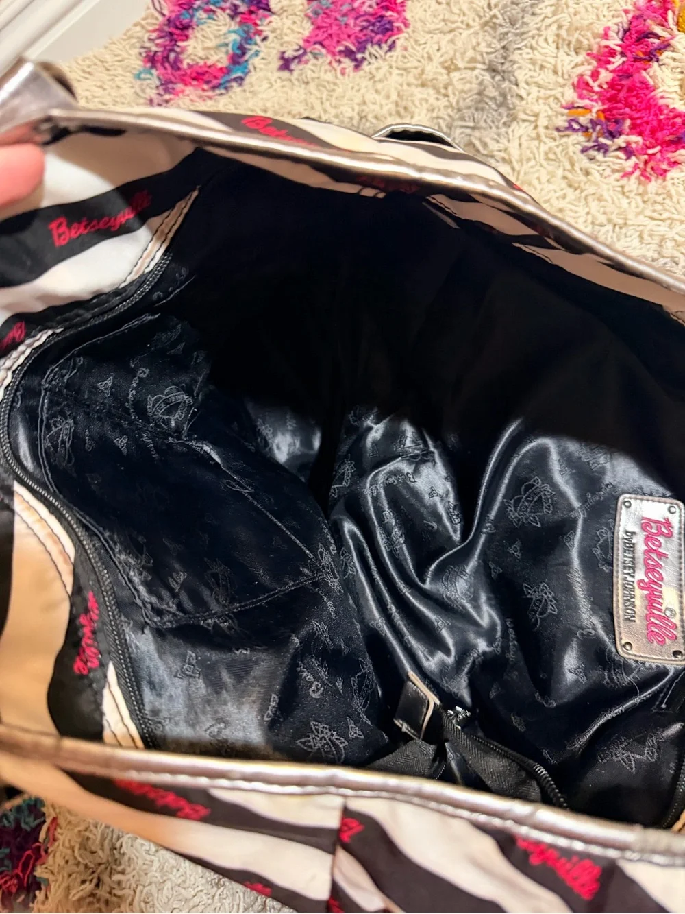 Betsey Johnson betseyville black